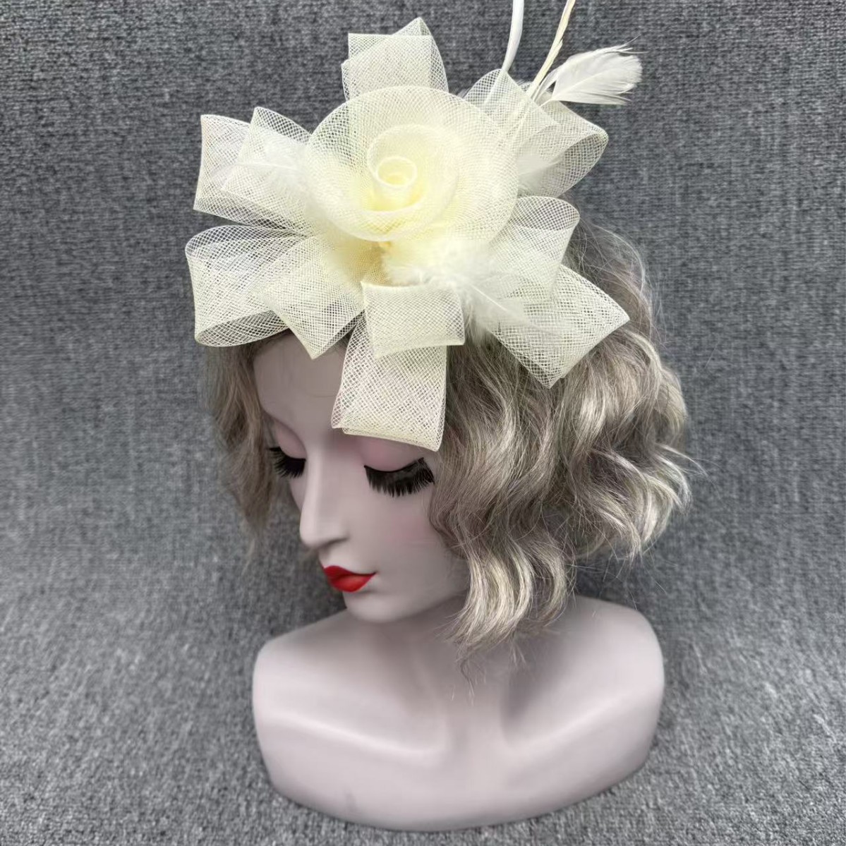 European and American Retro Cross Rose-Shaped Bridal Party Evening Headpiece with Feather Mesh African Headpiece