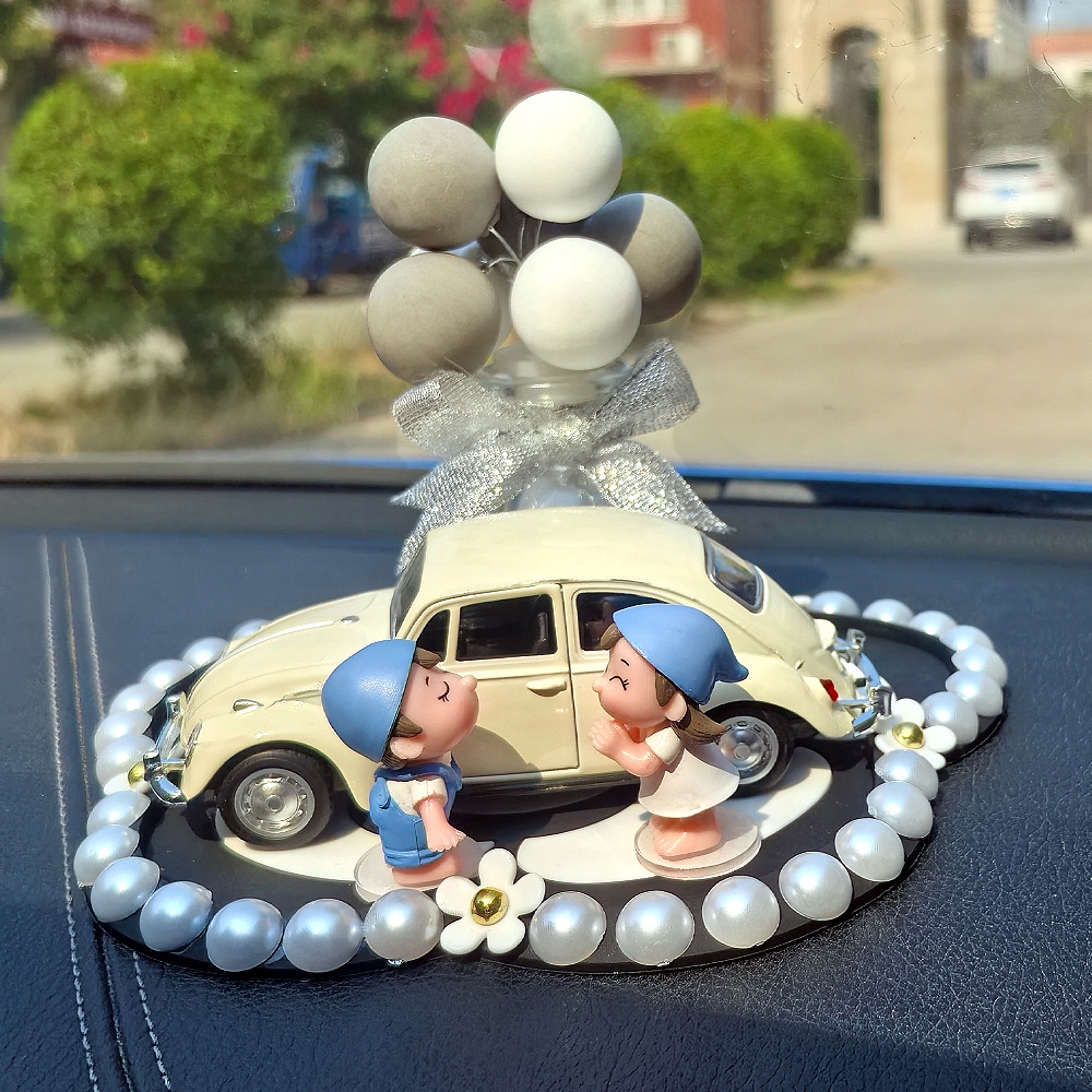 Adorno de automóviles encantador perfumes clásicos de automóviles con diamantes, consola central, decoración interior de pequeños globos frescos