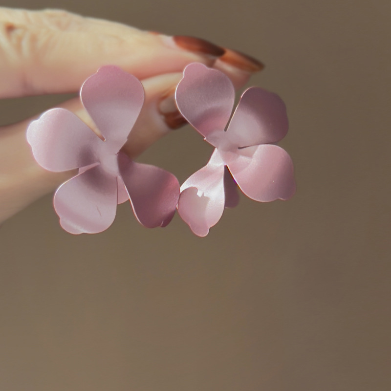 Silver needle European and American cross-border matte flower stud earrings, niche and simple style, versatile earrings, light luxury and high-end earrings for women pic 10