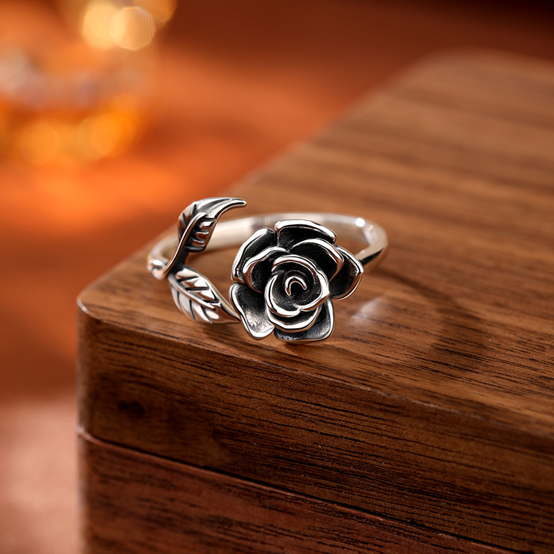 Europa y América transfronteriza nuevo anillo de rosas retro de plata de ley 925 personalidad femenina joyería a mano salvaje regalo de San Valentín