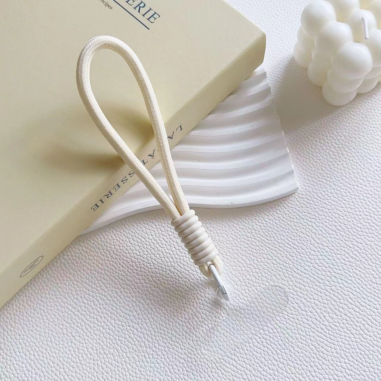 퓨어 앤틱 화이트