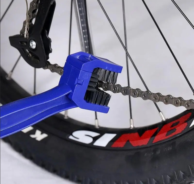 Motorcycle and Bicycle Chain Cleaning and Maintenance Tools, Anti-Splash Chain Oil Applicator, Motorcycle Accessories