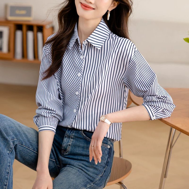 Реальная стрельба 2024 классическая полосатая осенняя женская пригородная стройная рубашка с длинными рукавами