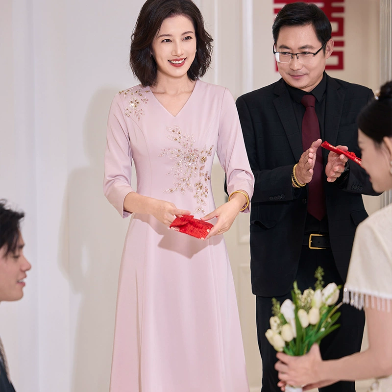 Повседневное свадебное платье средней длины для осени, подходящее для банкета свекрови, платье А-силуэта больших размеров, популярный стиль, доступно для оптовой продажи.