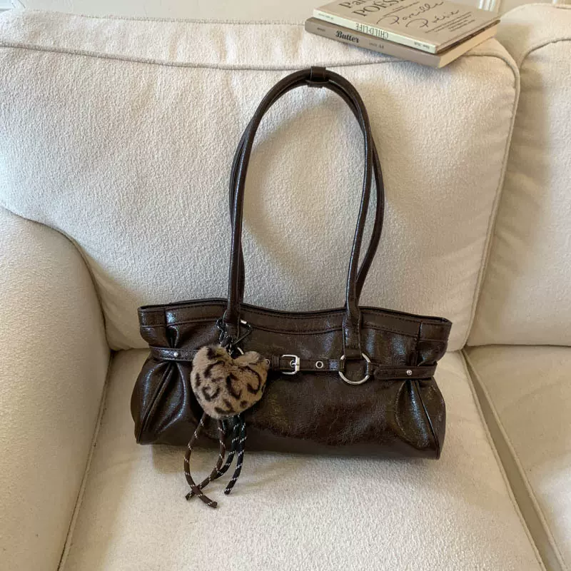 高级感复古大容量腋下包时尚机车风单肩包外出通勤洋气手提托特包