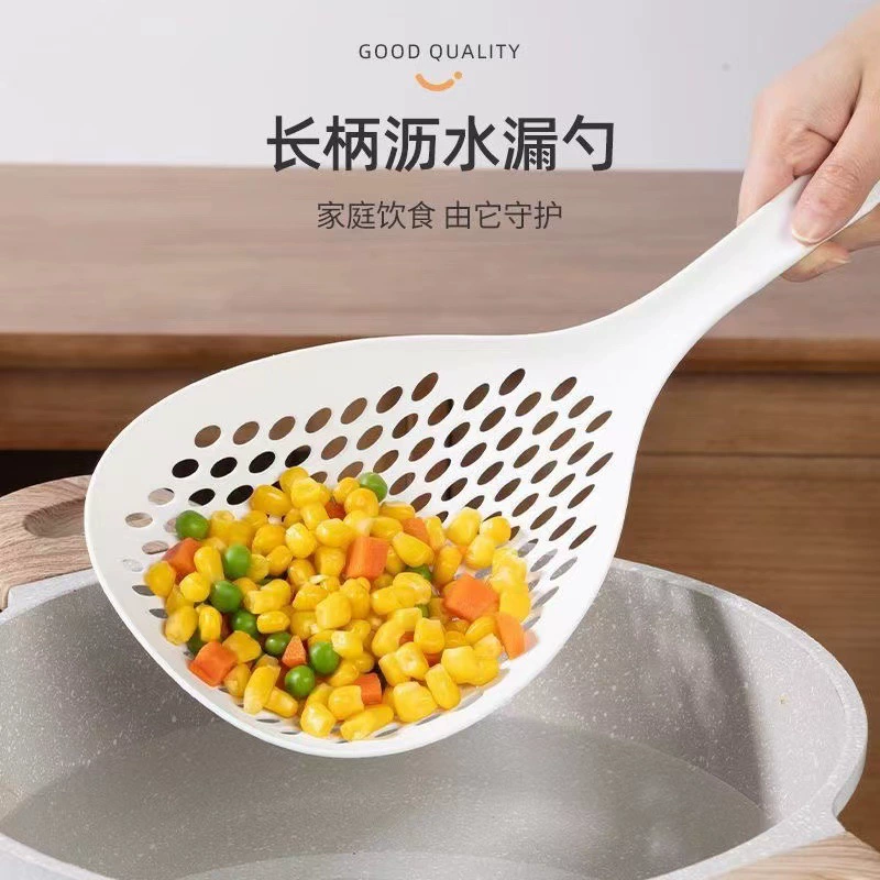 Большой дуршлаг на кухне