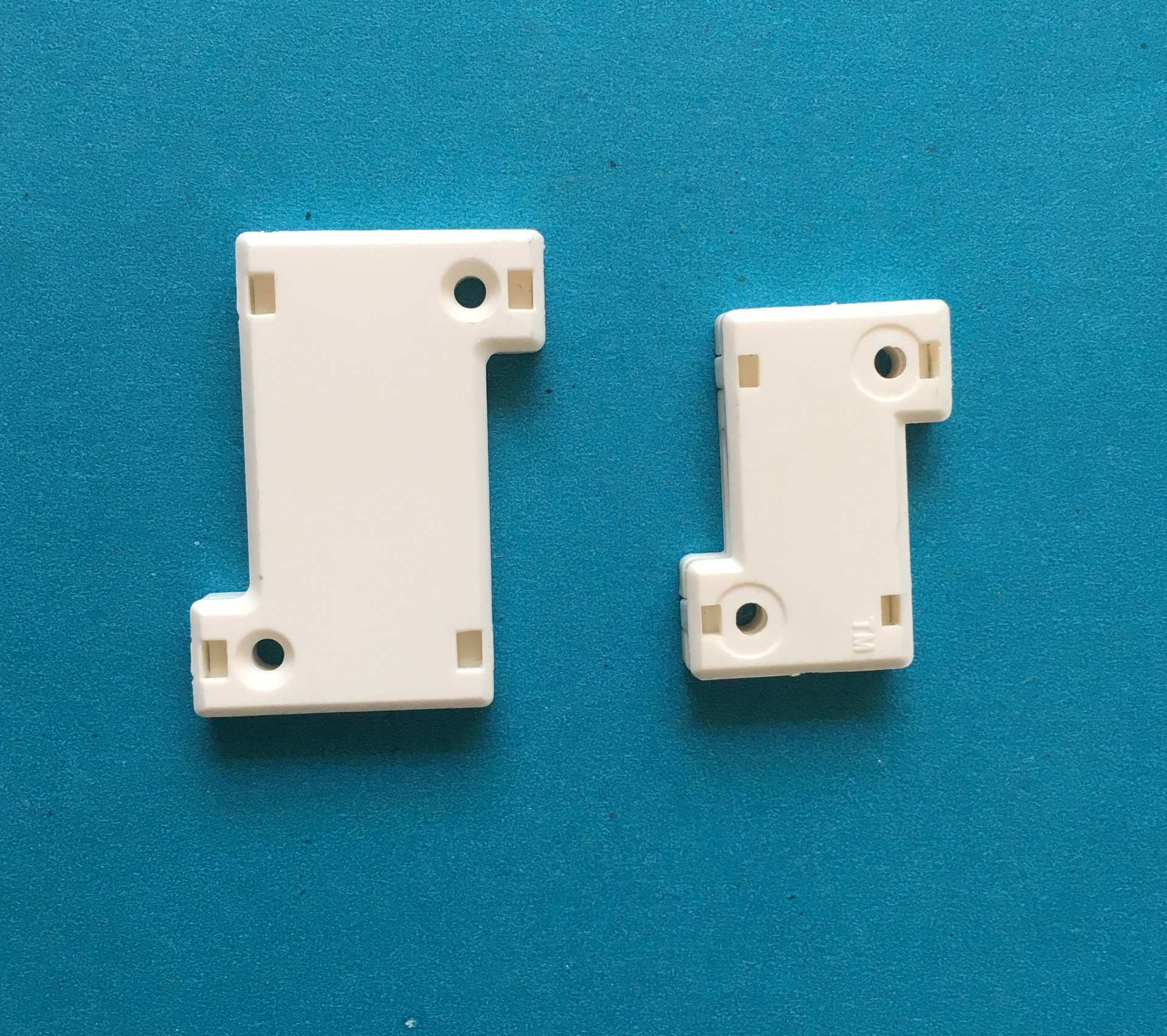 Z形卡扣卡20宽线路板LED卷帘灯拉布灯箱灯条漫反射灯条塑胶卡扣