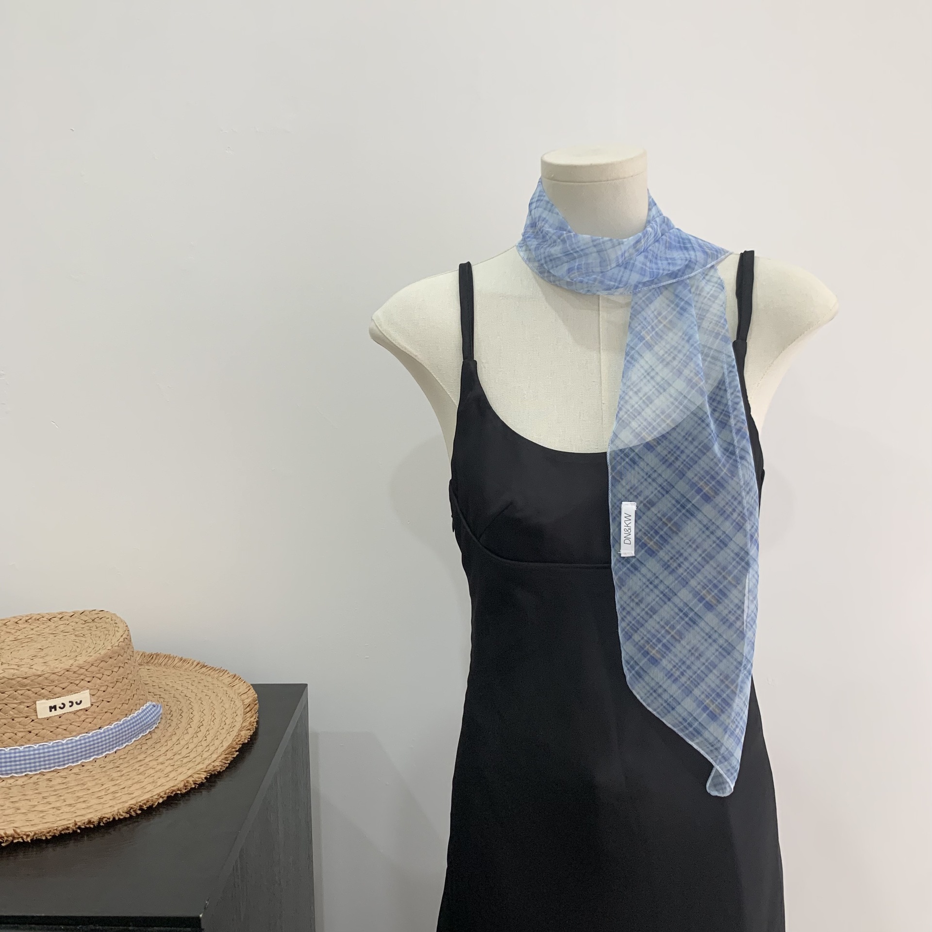 Elegant Silk Scarf For Women Versatile Spring Summer Neck Accessory_voghion.com