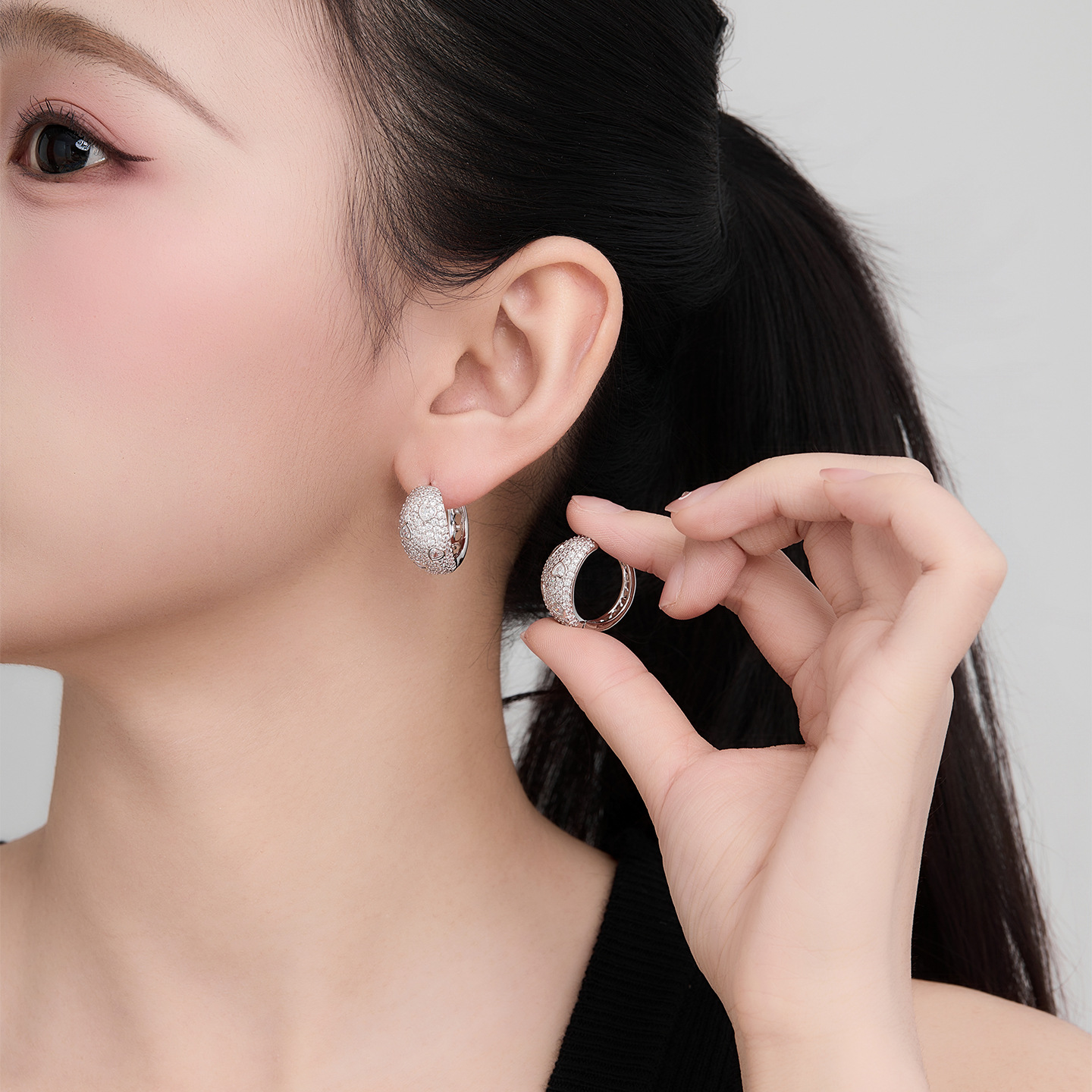 Xuping Europa y los Estados Unidos transfronterizos gemas artificiales geométricas hebillas de orejas de aleación de cobre nicho amor personalidad diseño pendientes