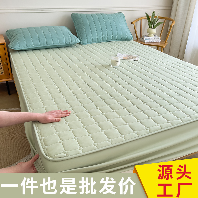純色の肌に綿のベッドカバーを挟んで通気性を高めて滑り止めシーツを厚くします。|undefined