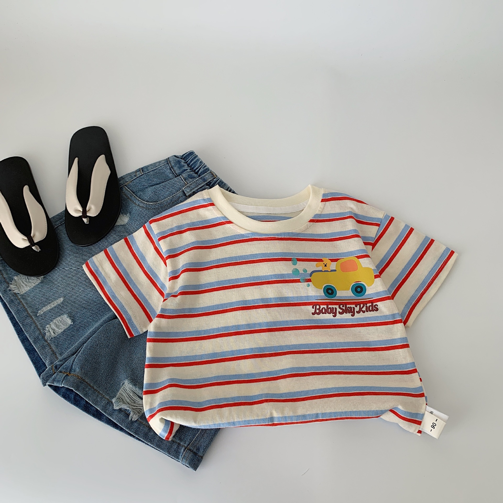 Camiseta para niños Maibao 2025 verano nuevo estilo coreano para niños y niñas vestido de verano a rayas fino de manga corta para niños al por mayor