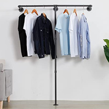 现代简约壁挂式铁艺水管挂衣杆工业风服装店展示架衣服收纳衣架