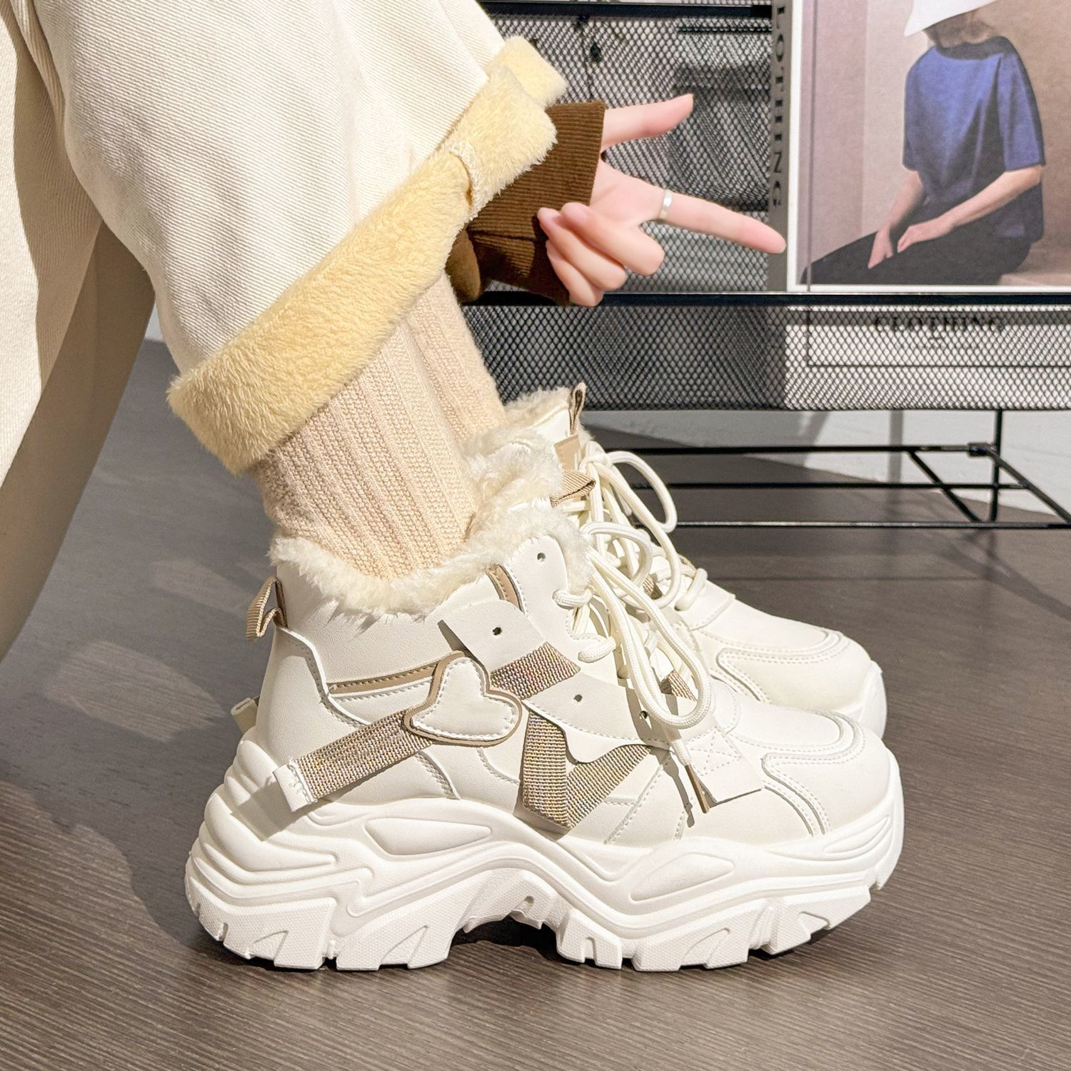 College Student Cotton 2025 Winter Hot-selling Plush Thickened White Sneakers Korean Version Ins Trendy Fashion Warm Dad_vogvips.com