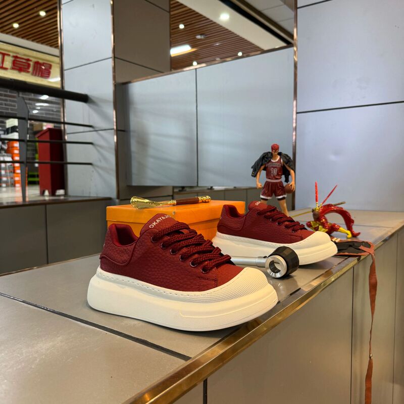 Men's shoes 2026 new autumn collection: super popular thick-soled, height-increasing sneakers, offering a sophisticated, versatile, trendy, and retro casual style