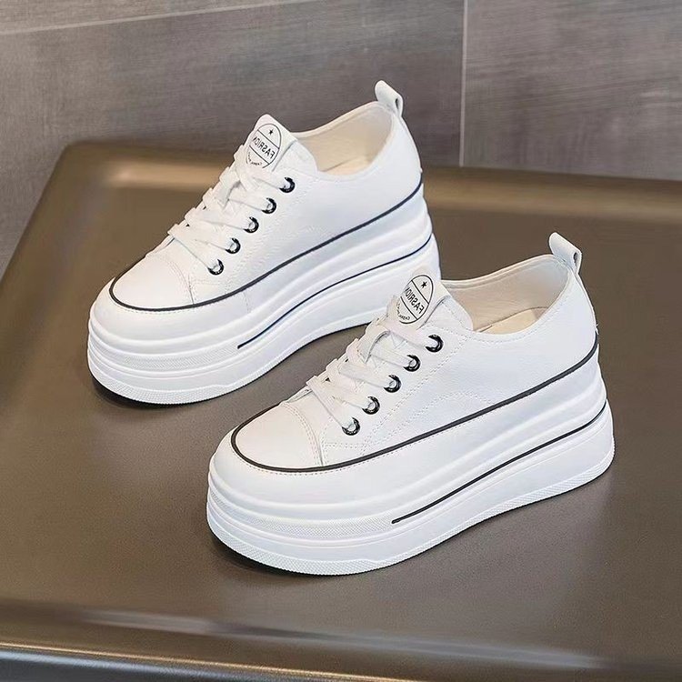 Zapatillas blancas de mujer, estilo nuevo primavera 2024, con aumento de altura oculto, punta redonda, con cordones, transpirables, zapatos casuales de plataforma para estudiantes con tacones altos.