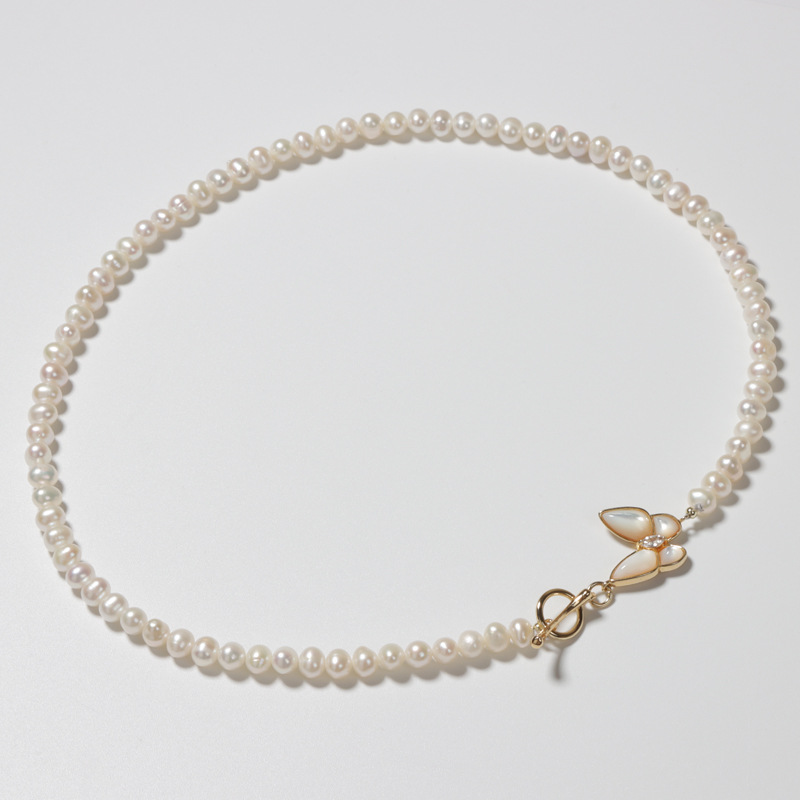 Elegant butterfly mother-of-pearl natural freshwater pearl necklace, fashionable, personalized, three-dimensional, niche, Instagram-inspired, minimalist, light luxury, versatile