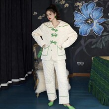 ����ʽ���A˯��Ů���L��A�޼Ӻ�ӽq�Ҿӷ����b���L�⴩��ů