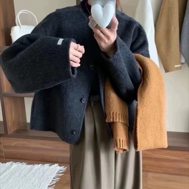 Короткая демисезонная элитная trench coat, круглый воротник, стиль Chanel, 2024 годы, корейский стиль, свободный крой