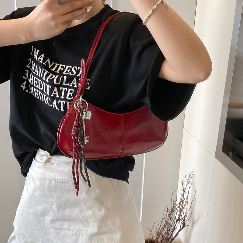 Bolso de axila retro estilo Hong Kong 2025 verano nuevo bolso femenino bolso de textura de alta gama transmisión en vivo del mismo bolso de hombro marea