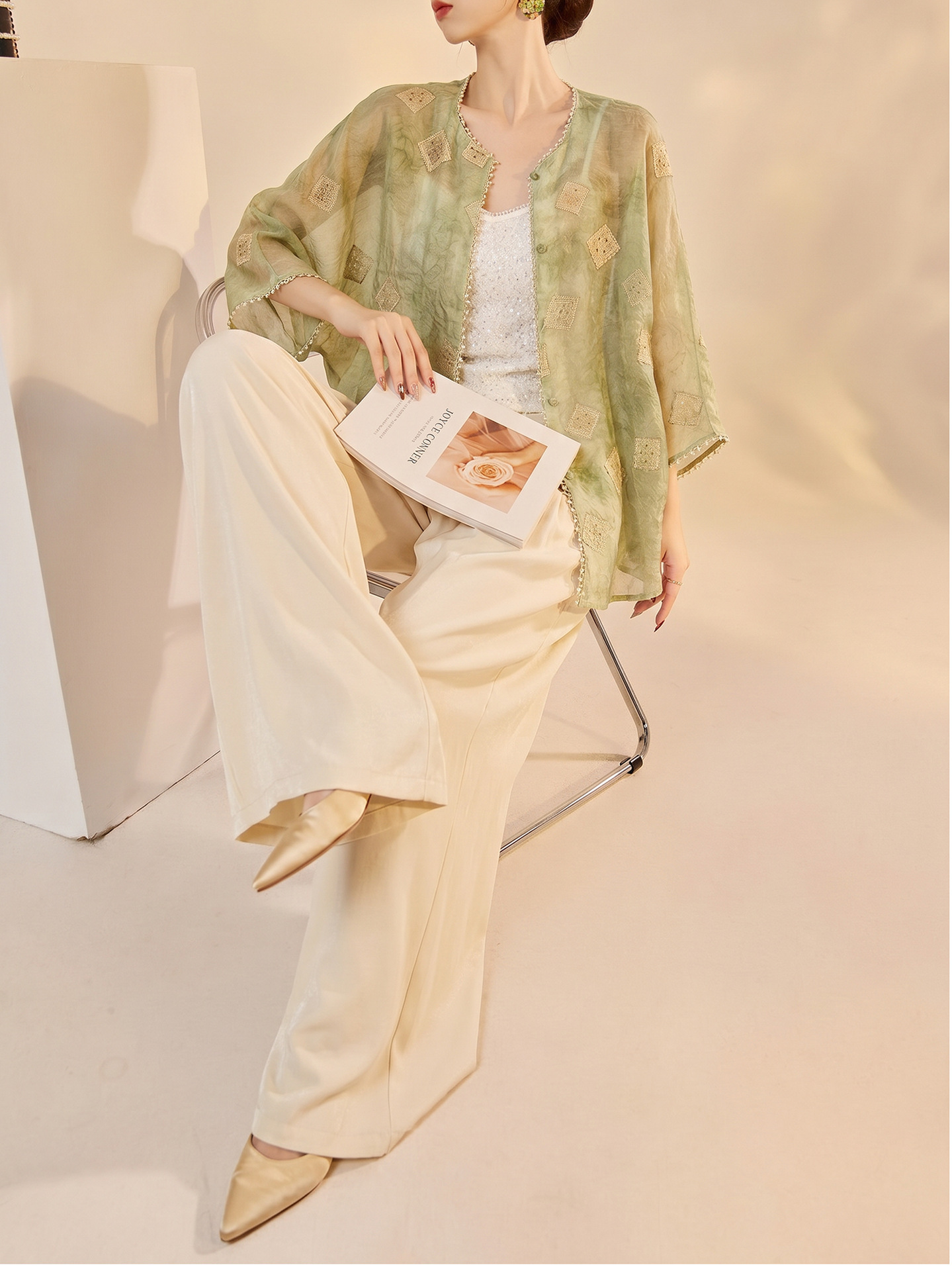 Áo cardigan mùa hè mỏng nhẹ thoáng khí, họa tiết in chống nắng đính cườm, dáng rộng — Xanh da trờicolor, Thái Đường
