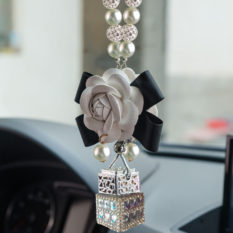Colgante de coche, colgante de coche, botella de perfume de diamantes, decoración de coche de camelia, suministros de coche, bricolaje