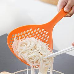 Japanese large colander, kitchen large size noodle strainer large mesh household long handle anti-slip round skimmer draining sieve