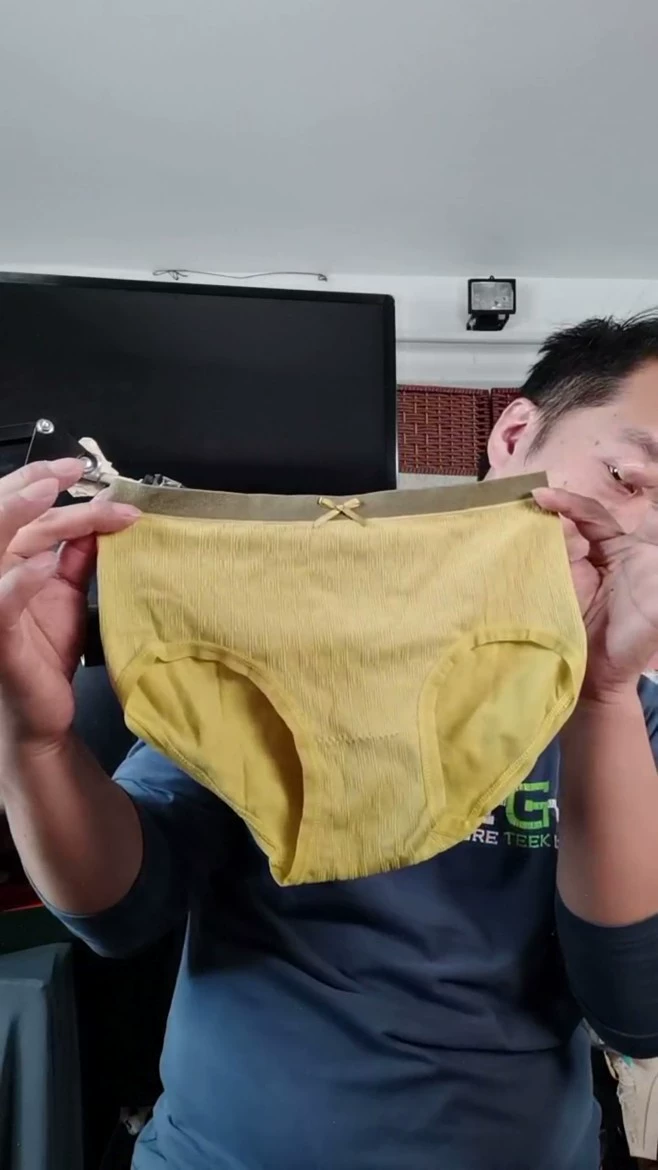 Четыре бесшовные трусики 9 штук 9