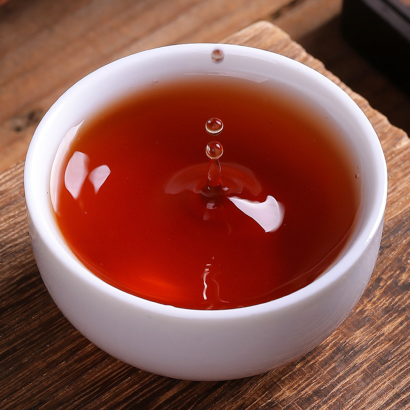 2008 Menghai Old Ban Zhang aged Pu'er tea ancient tree ripe tea Yunnan old Pu'er tea cake strong fragrance type 500g package 