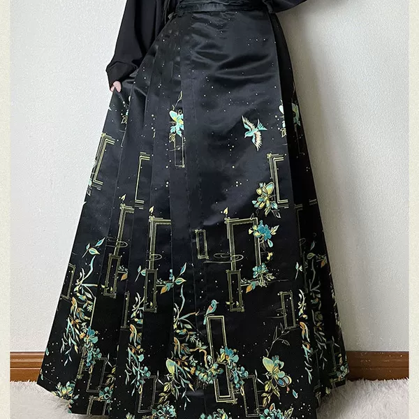 Single black horse skirt