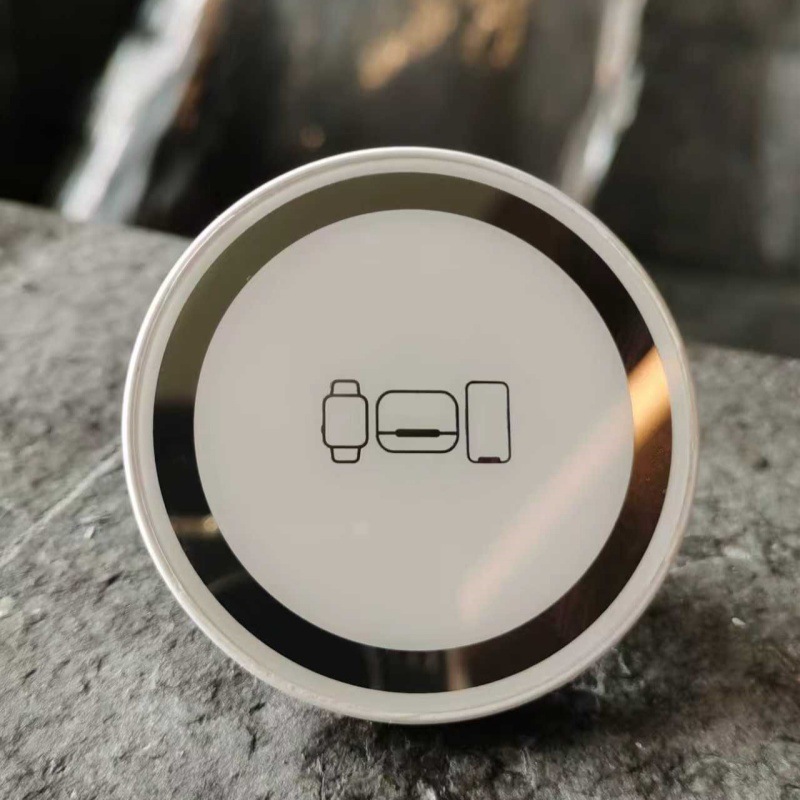 Blanco sin luz (admite carga de Apple Watch)
