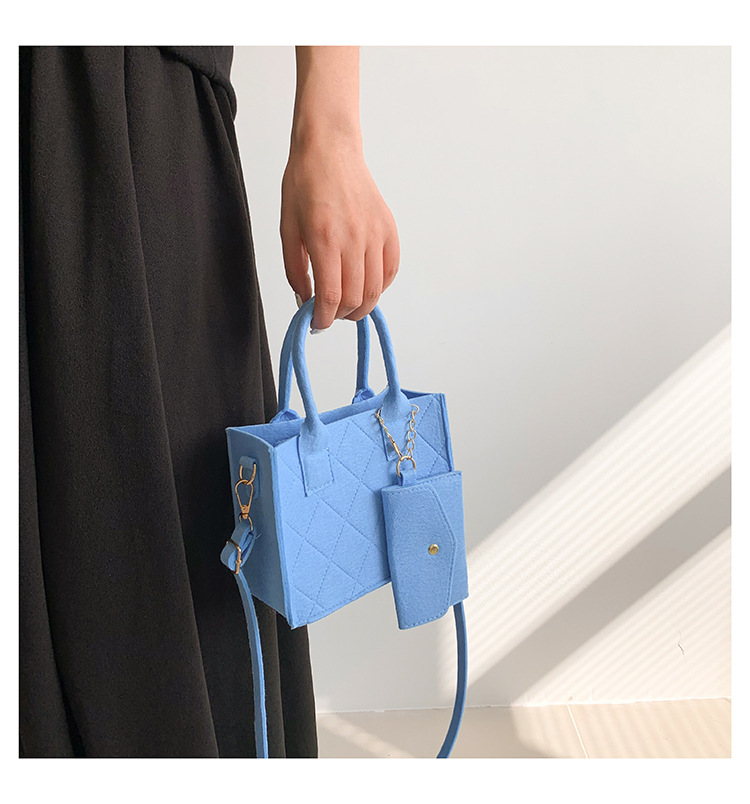 Women's Medium Felt Solid Color Streetwear Square Zipper Handbag display picture 7