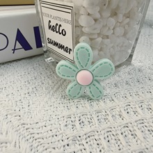 创意可爱小雏菊花树脂DIY饰品配件手机壳水杯装饰贴电动车冰箱贴