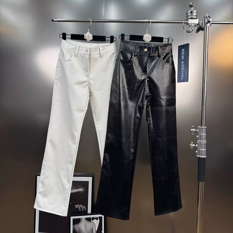 Early Autumn 2025 New French Retro Slim and Versatile Crocodile Pattern Design Pu Leather Matte Straight Pants