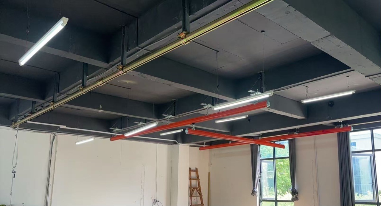 研发人形机器人吊具起重设备KBK区域和 直线运动组合式起重机