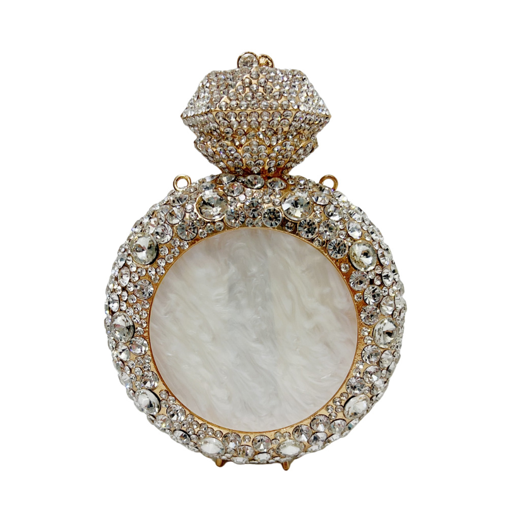 Diamante blanco con fondo de oro