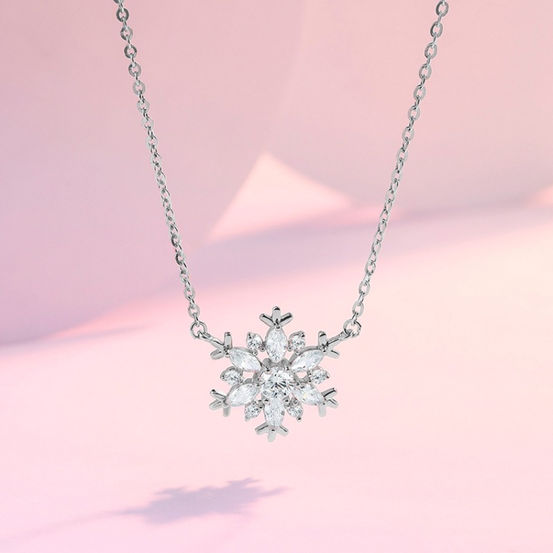 S925 Sterling Silber Schneeflocke Halskette weibliche Nische Mode neue Pullover Kette Schmuck Gefrorene Weihnachten Anhänger_voghion.com