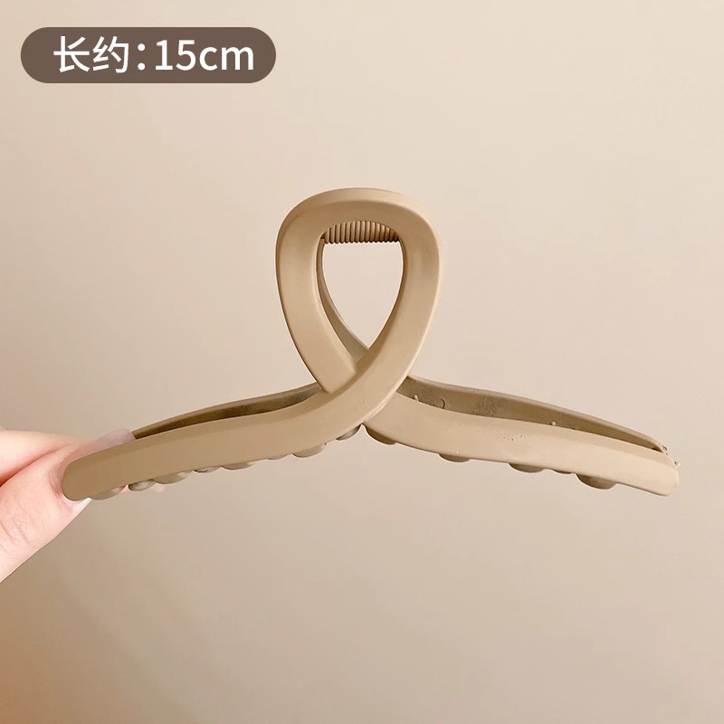 Clip de agarre grande de color café para mujer 2025 nuevo agarre de cabello de alta calidad en la parte posterior de la cabeza horquilla clip de tiburón clip de otoño e invierno tocado