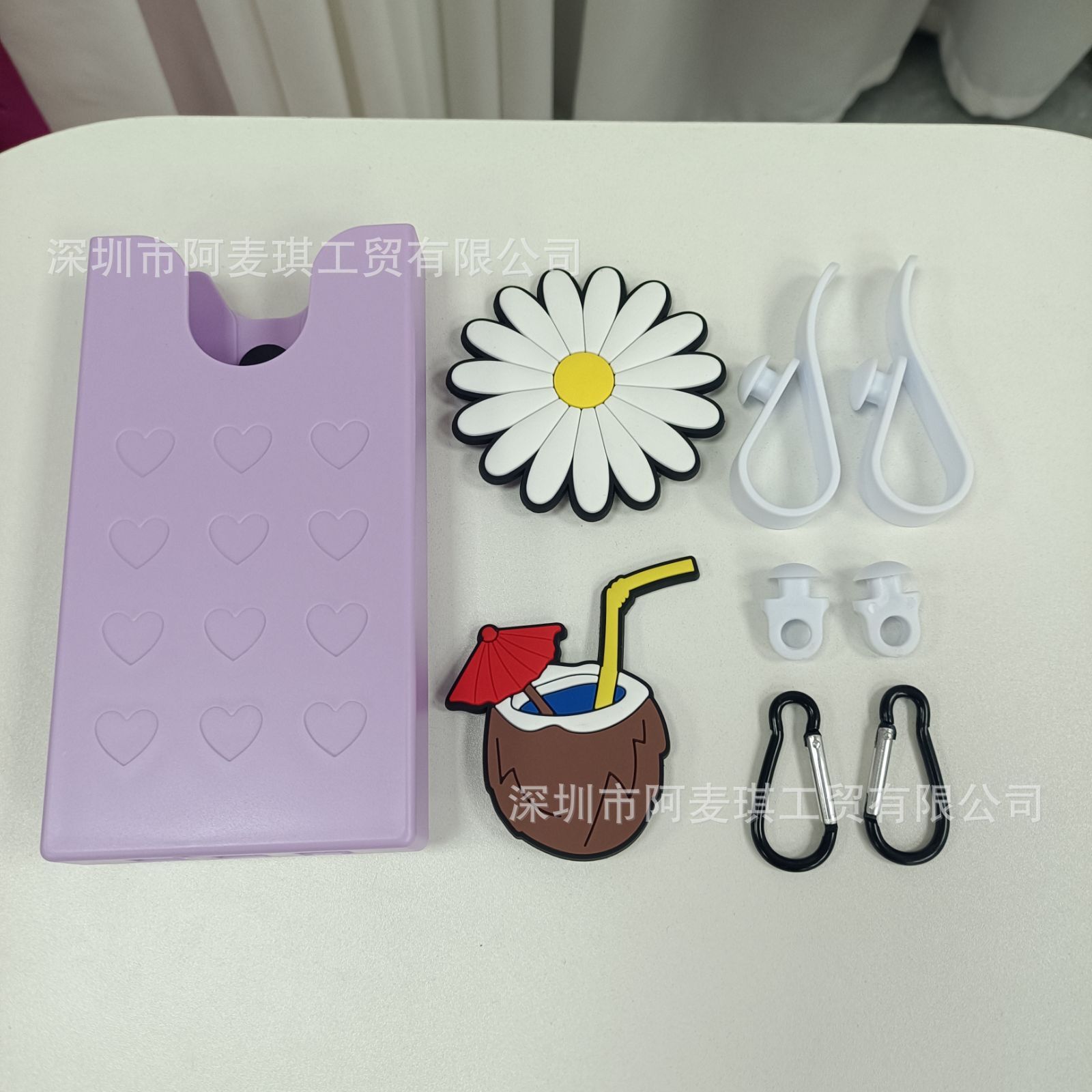 연한 보라색 정장