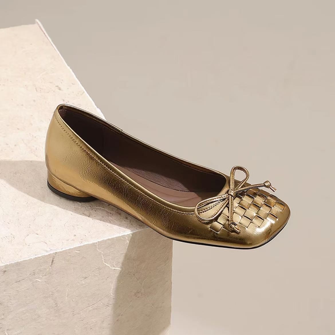 Zapatos trenzados de tacón bajo con suela suave, zapatos de arco francés para mujeres, 2026 primavera nuevos zapatos de cuero plano poco profundos