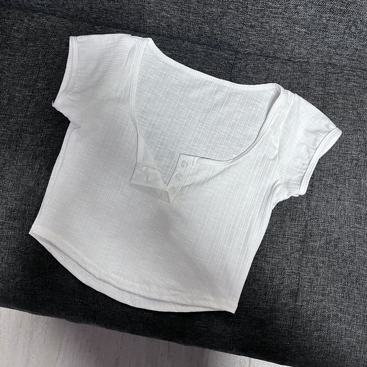 Red celebridad con botón camiseta de manga corta de niña cuello suave se reúne bikini de tres piezas trajes de baño de protección solar de playa