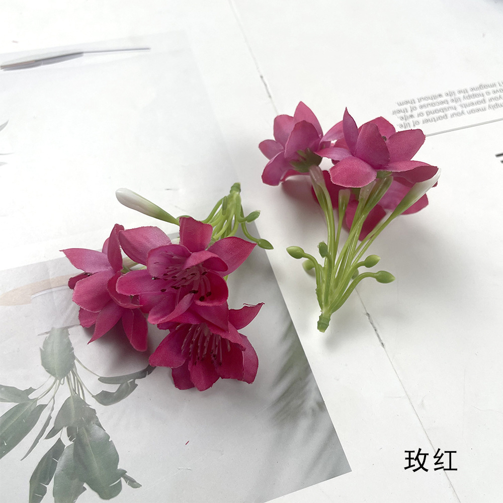 Simulación de flores 3 cabeza mini cadena de loto DIY tela de seda flores falsas tocado de flores material de broca de flores para hacer decoración de salón de bodas