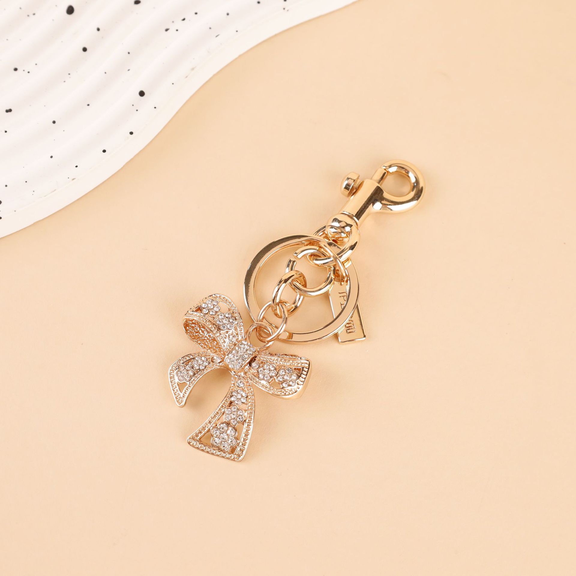 Transfronterizos directamente para bolsas de cereza colgantes de moda llaveras de automóviles llaveras de Amazon llaveras de metal accesorios de bolsas al por mayor