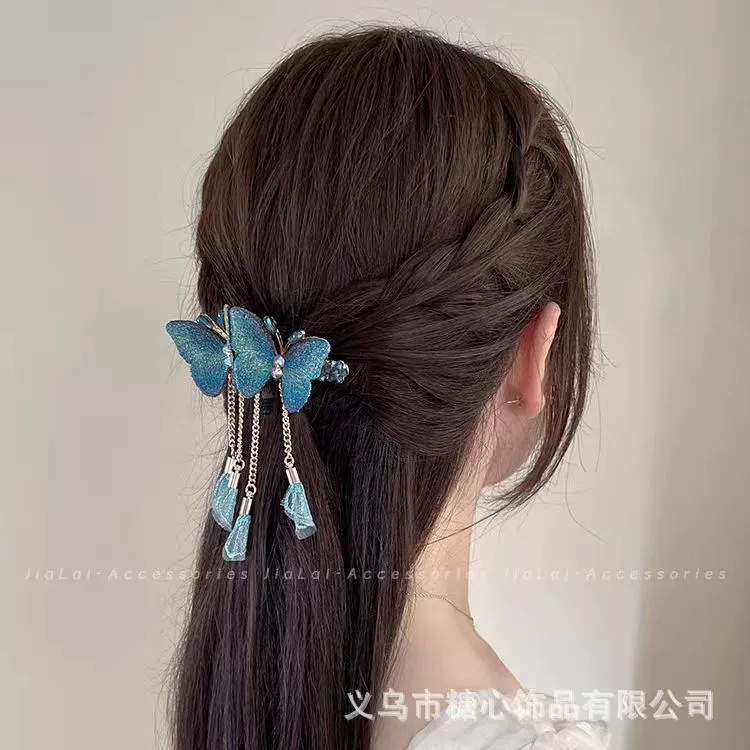 Элитная изящная ракушка-булавка для crab? hair pin? - нужно accurate: "Elite sophisticated crab pin, hair accessory, hairgrip, direct factory sales, wholesale, with embroidery, for import" перевод: "Элитная изысканная краб-пин?" In Russian crab pin refers to crab hairpin (раковина? crab pin as decorative crab-shaped hairpin). Better: крабовая заколка (crab pin)