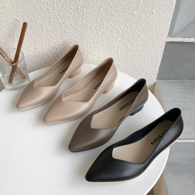 Productos genuinos Juli 2023 Nuevas Botas de lluvia puntiagudas de moda corta para mujer para adultos al aire libre zapatos de goma antideslizantes Botas de lluvia zapatos de agua image 5