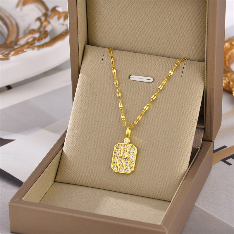 Collar de acero de titanio para mujeres simple y versátil estilo ligero de lujo nicho diseño de alta calidad no decoloración joyería de cadena de clavícula al por mayor