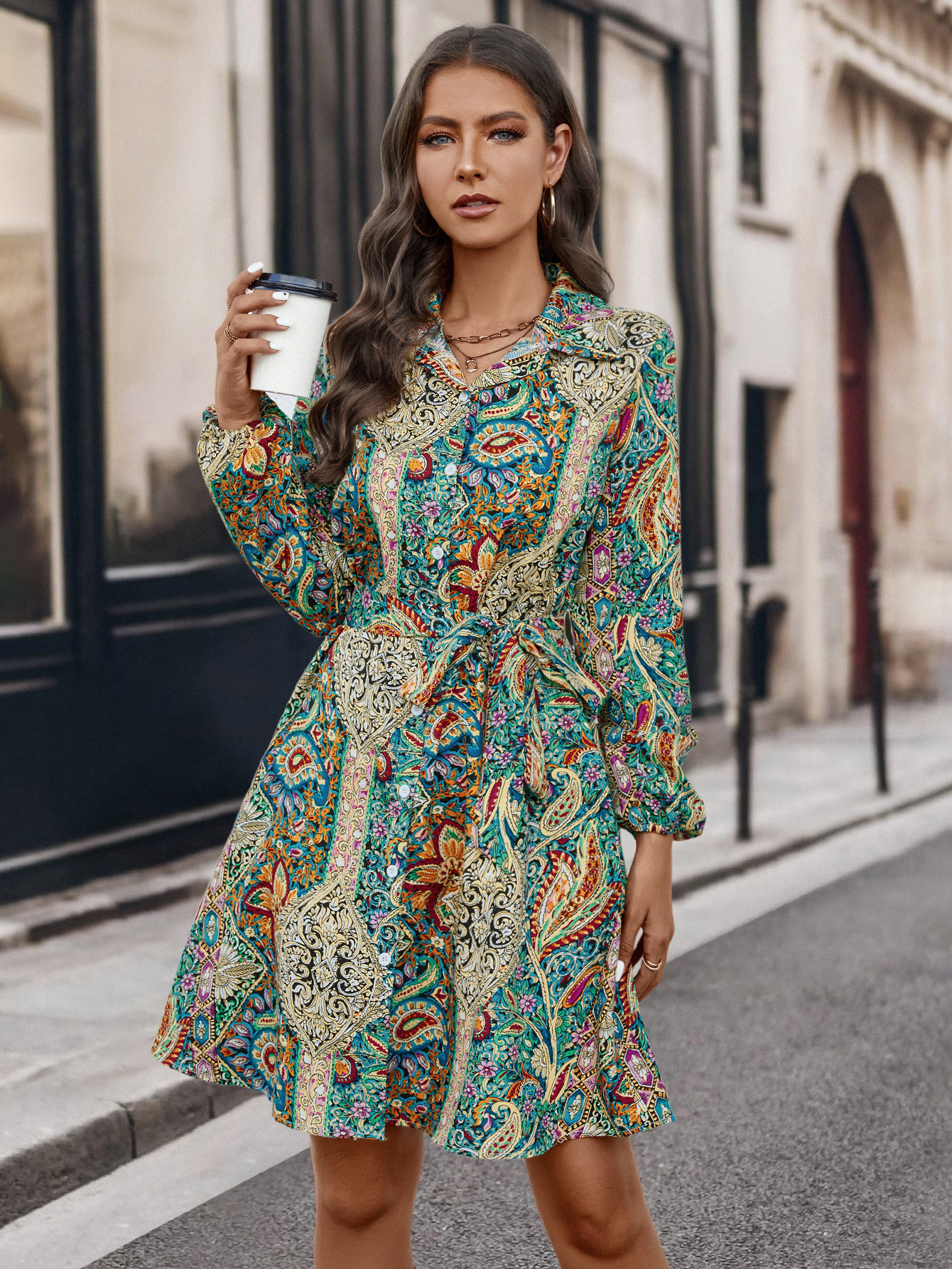 Les femmes vendent des chemises et des robes imprimées à manches longues_voghion.com