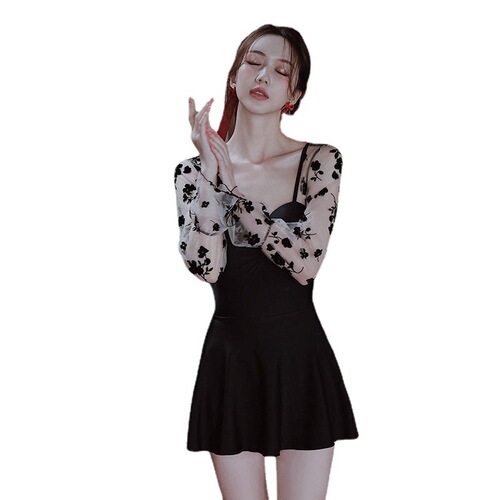 2024 new long-sleeved super fairy one-piece swimsuit for women, conservative belly-covering, slimming, small breasts, push-up hot spring swimsuit