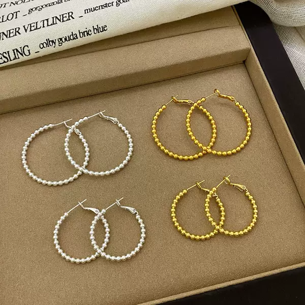 Copper plated with real gold, European and American style exaggerated small bead large hoop earrings for women, new cool and stylish hoop earrings