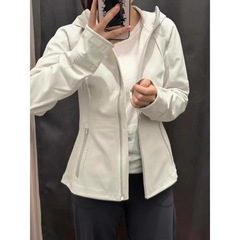 户外软壳防晒冲锋衣外套女春夏2025新款修身收腰防风登山运动穿搭