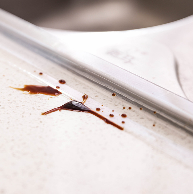 Cinta anti-moho de cocina al por mayor adhesivo acrílico transparente sin costuras de una cara Sello de huecos de estufa Pegatina de costura hermosa impermeable